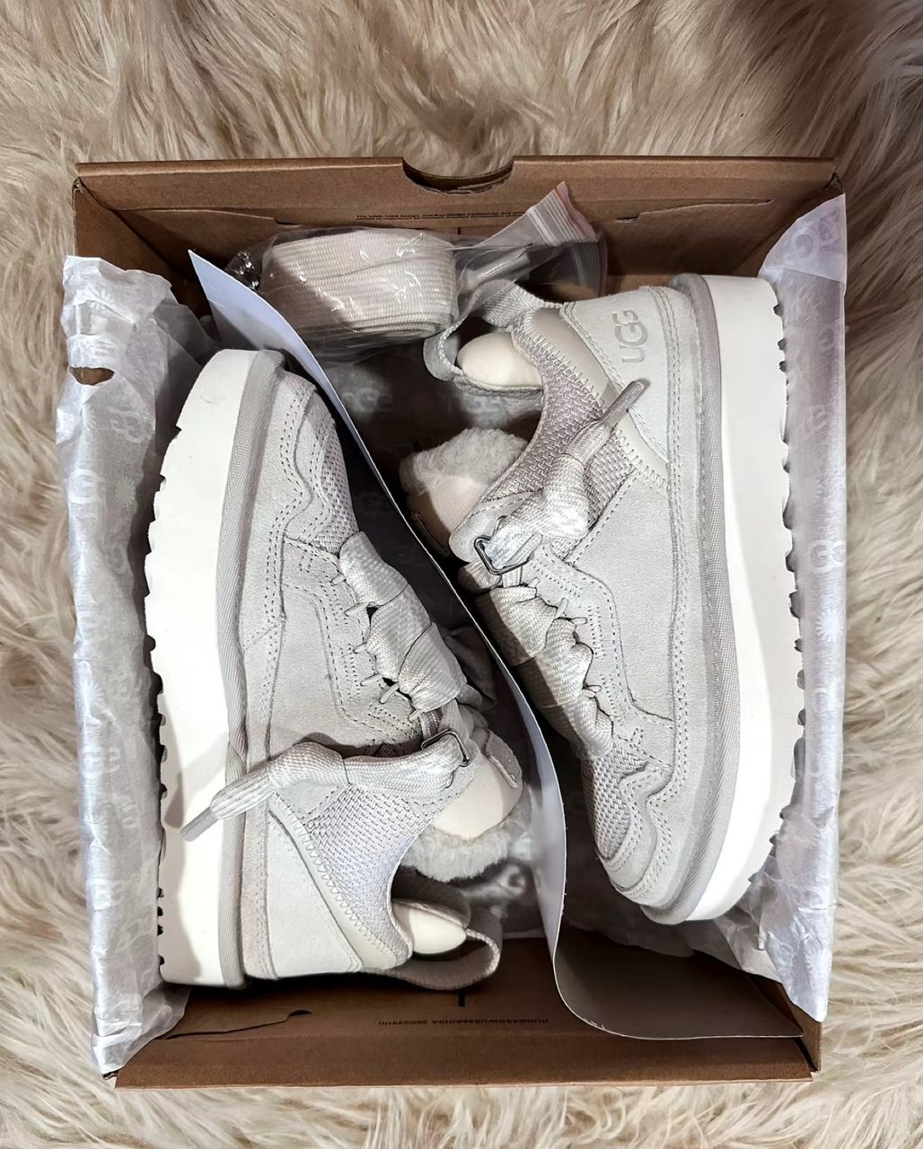 UGG sneakers Pallets liquidation Wholesale - Image 4