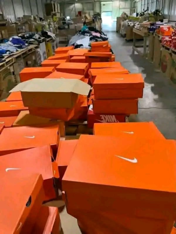 SNEAKERS